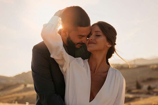 un jeune couple
