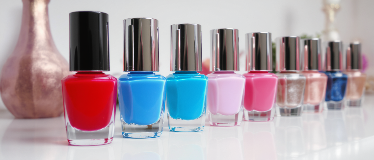 découvrez les causes du décollement de l’ongle avec le vernis semi-permanent, ainsi que des conseils pour préserver la santé de vos ongles et profiter d’une manucure durable sans risques.